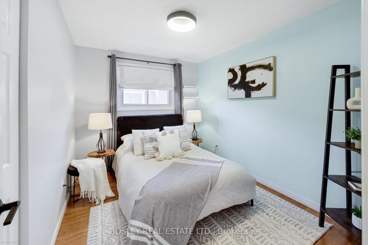 Photo 17 at 801 Eaglemount Crescent, Erindale, Mississauga