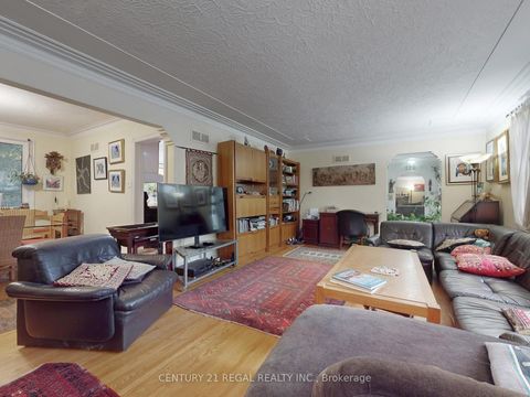 Photo 8 at 20 West Hill Drive, West Hill, Toronto