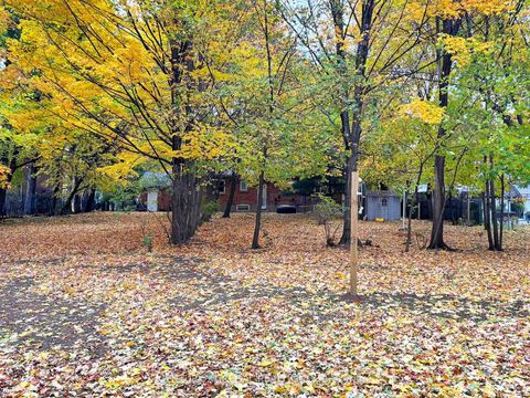 Photo 34 at 20 West Hill Drive, West Hill, Toronto