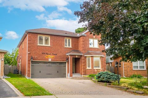 Photo 1 at 914 Sproule Crescent, Pinecrest, Oshawa