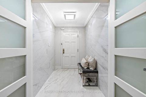 Photo 4 at 914 Sproule Crescent, Pinecrest, Oshawa