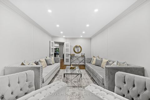 Photo 7 at 914 Sproule Crescent, Pinecrest, Oshawa