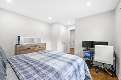 Photo 30 at 914 Sproule Crescent, Pinecrest, Oshawa