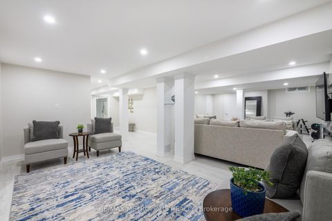 Photo 39 at 914 Sproule Crescent, Pinecrest, Oshawa