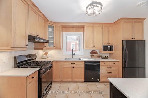 Photo 12 at 75 Emerald Crescent, New Toronto, Toronto