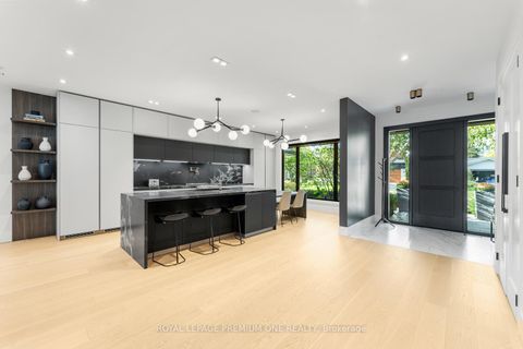 Photo 10 at 49 Norman Drive, King City, King