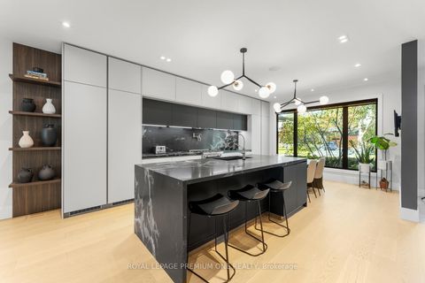 Photo 12 at 49 Norman Drive, King City, King