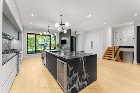 Photo 13 at 49 Norman Drive, King City, King