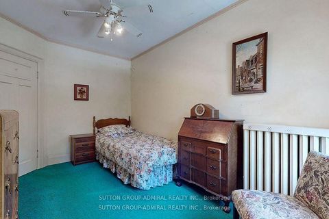 Photo 15 at 1 Valleyview Gardens, Lambton Baby Point, Toronto