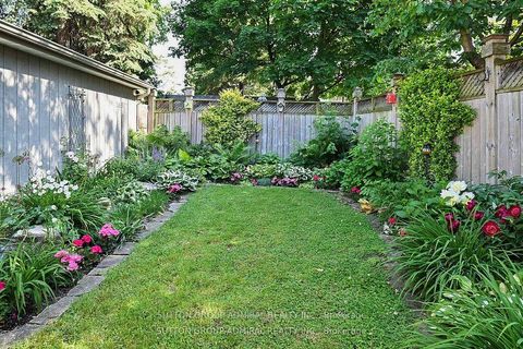 Photo 24 at 1 Valleyview Gardens, Lambton Baby Point, Toronto