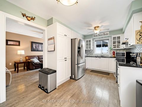 Photo 4 at 42 Sundew Drive, Holly, Barrie