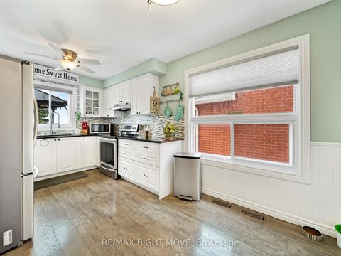 Photo 5 at 42 Sundew Drive, Holly, Barrie