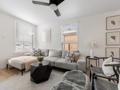 Photo 3 at 405 Pharmacy Avenue, Birchmount, Toronto