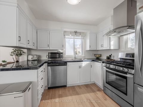 Photo 7 at 405 Pharmacy Avenue, Birchmount, Toronto