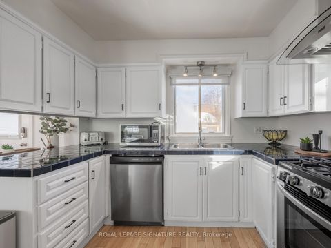 Photo 8 at 405 Pharmacy Avenue, Birchmount, Toronto