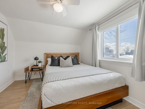 Photo 10 at 405 Pharmacy Avenue, Birchmount, Toronto