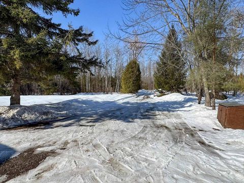 Photo 4 at 3525 Pollock Road E, Belhaven, Georgina