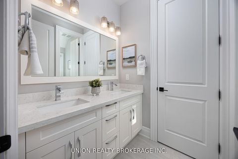 Photo 31 at 44 Scarboro Crescent, Cliffcrest, Toronto