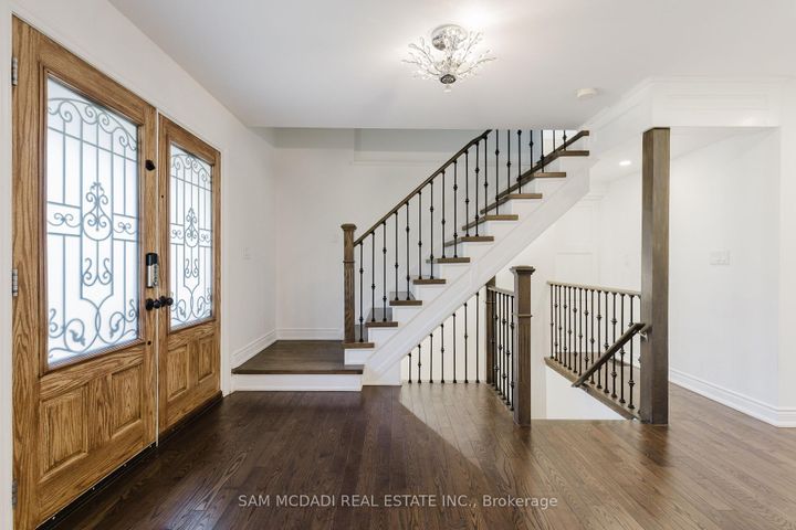 Photo 4 at 3325 Lakeshore Road, Roseland, Burlington