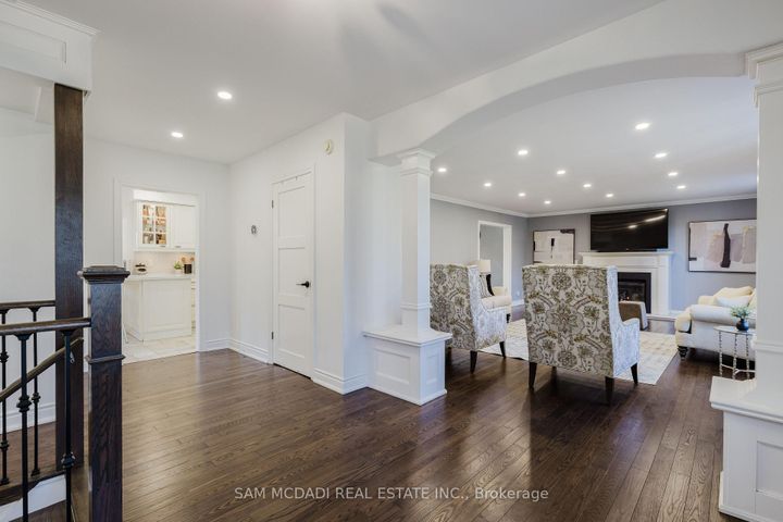 Photo 5 at 3325 Lakeshore Road, Roseland, Burlington