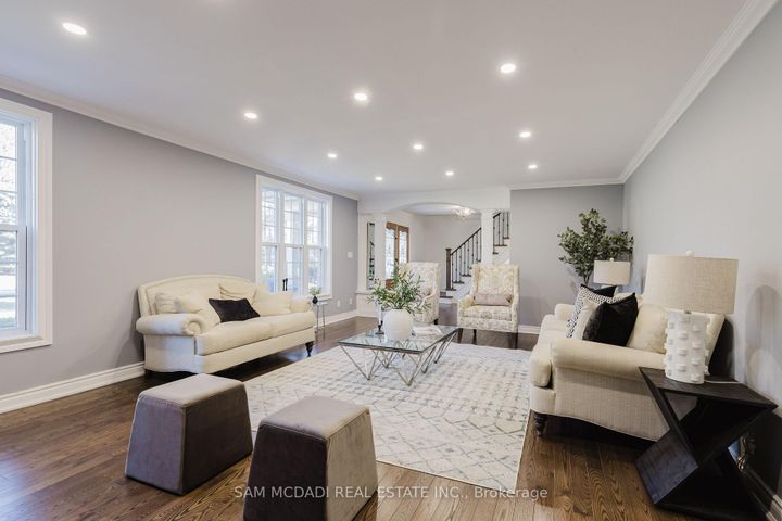 Photo 7 at 3325 Lakeshore Road, Roseland, Burlington