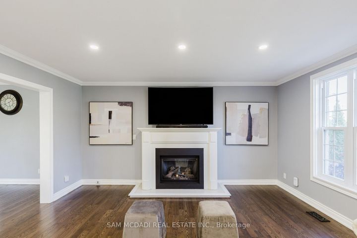 Photo 8 at 3325 Lakeshore Road, Roseland, Burlington