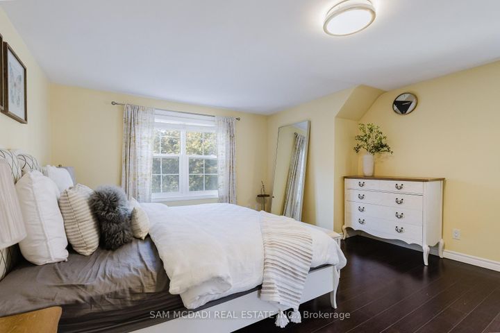Photo 25 at 3325 Lakeshore Road, Roseland, Burlington