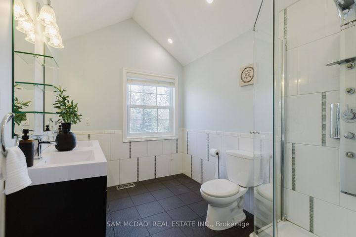 Photo 27 at 3325 Lakeshore Road, Roseland, Burlington