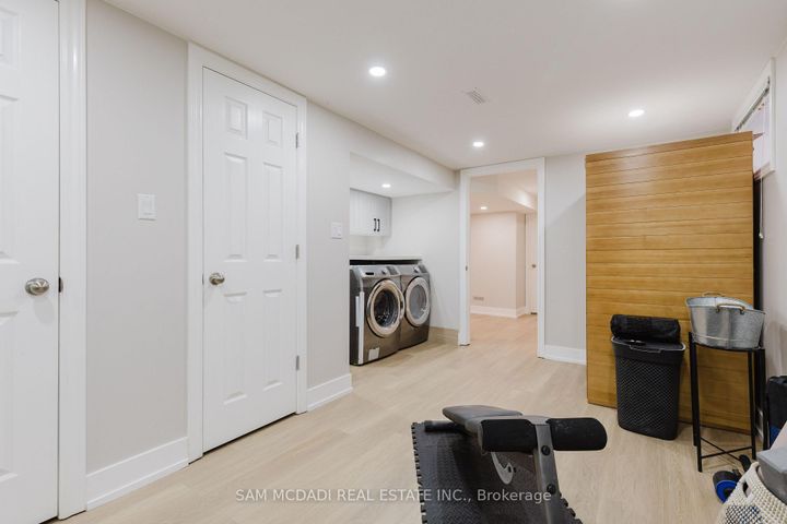 Photo 31 at 3325 Lakeshore Road, Roseland, Burlington