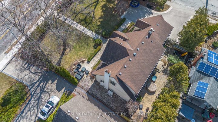 Photo 40 at 3325 Lakeshore Road, Roseland, Burlington