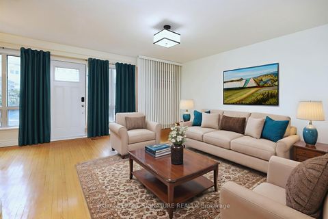 Photo 4 at 20 - 160 Carsbrooke Road, Etobicoke West Mall, Toronto