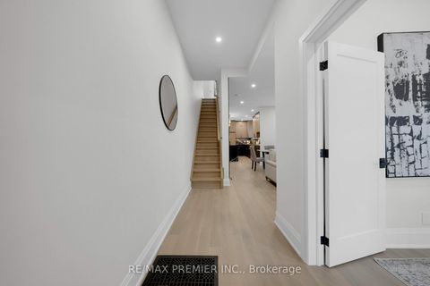 Photo 2 at 388 Crawford Street, Bellwoods, Toronto