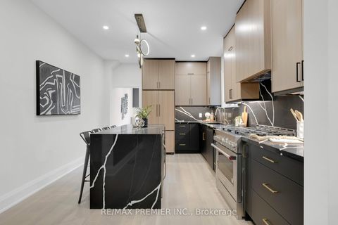 Photo 8 at 388 Crawford Street, Bellwoods, Toronto