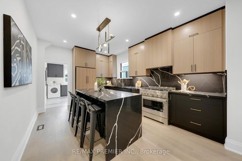 Photo 9 at 388 Crawford Street, Bellwoods, Toronto