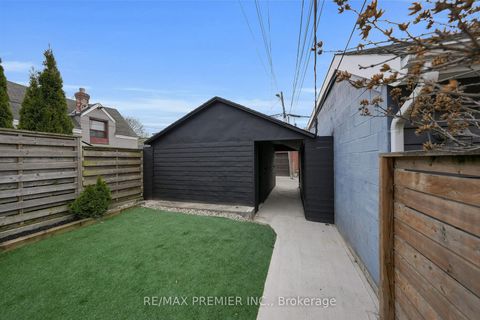 Photo 43 at 388 Crawford Street, Bellwoods, Toronto