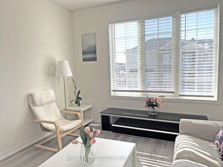 Photo 4 at 3315 Vardon Way, GO Glenorchy, Oakville