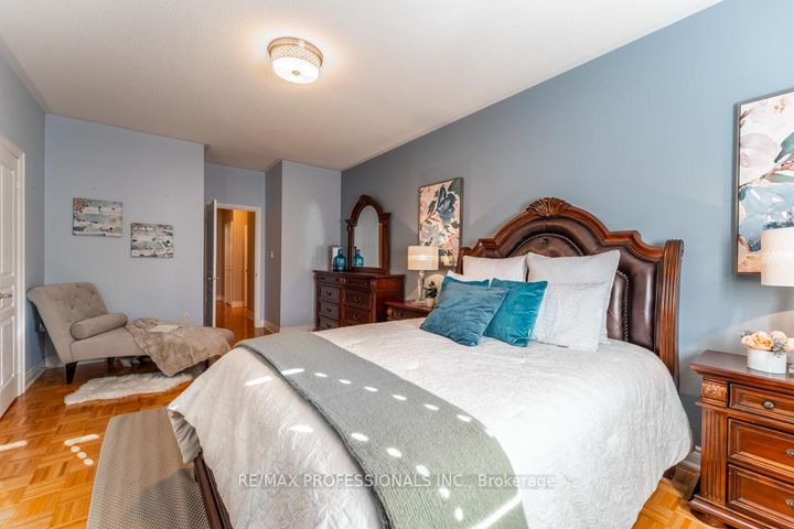 Photo 31 at 48 Pieta Place, Vellore Village, Vaughan