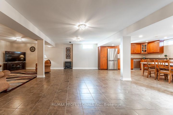 Photo 36 at 48 Pieta Place, Vellore Village, Vaughan