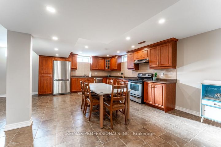 Photo 40 at 48 Pieta Place, Vellore Village, Vaughan