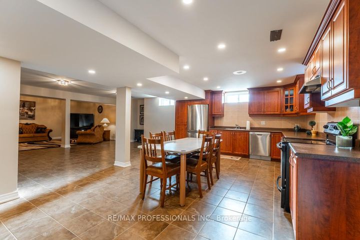 Photo 41 at 48 Pieta Place, Vellore Village, Vaughan