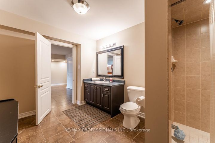 Photo 43 at 48 Pieta Place, Vellore Village, Vaughan