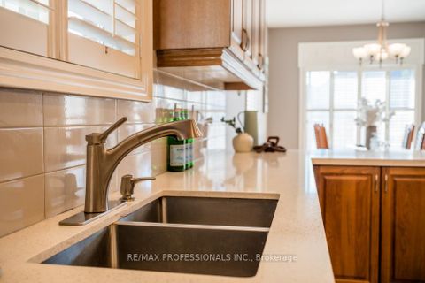 Photo 13 at 48 Pieta Place, Vellore Village, Vaughan