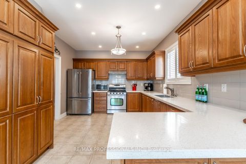 Photo 14 at 48 Pieta Place, Vellore Village, Vaughan