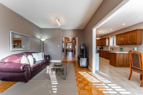 Photo 17 at 48 Pieta Place, Vellore Village, Vaughan