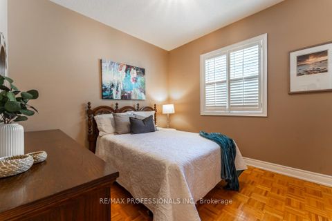 Photo 24 at 48 Pieta Place, Vellore Village, Vaughan