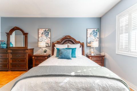 Photo 30 at 48 Pieta Place, Vellore Village, Vaughan