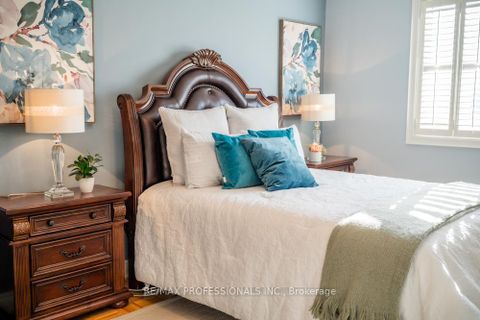 Photo 35 at 48 Pieta Place, Vellore Village, Vaughan