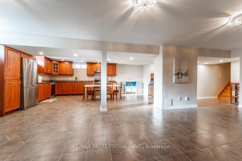 Photo 39 at 48 Pieta Place, Vellore Village, Vaughan