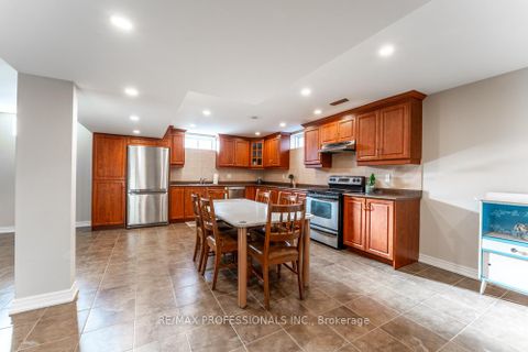 Photo 40 at 48 Pieta Place, Vellore Village, Vaughan