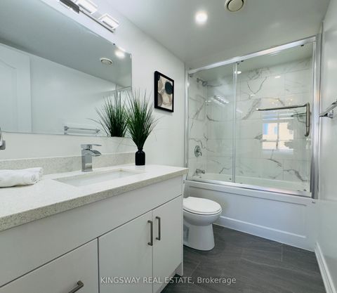 Photo 11 at 2208 - 4090 Living Arts Drive, City Centre, Mississauga